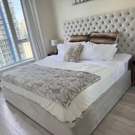 Beautiful Bright Modern Condo With Water View And Ac In Dt Vancouver 2Br,3Bd,2Bt Sleeps 6 Guests Free Parking Netflix Included Luaran gambar